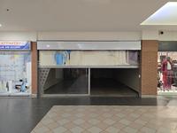 Negozio in centro commerciale sito a Giacciano con...