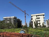 Gru, marca ALFAGRU, a torre tradizionale con cuspide e...