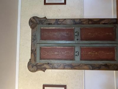 Asta Porta in Legno Laccato e Dipinto - vendita telematica sulla piattaforma www.gobid.it n.32624
