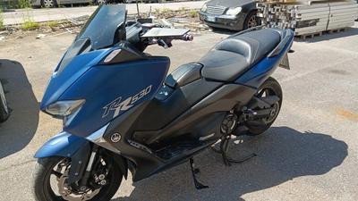 MOTOCICLO YAMAHA T-MAX ANNO 2019 BENZINA LOTTO 2