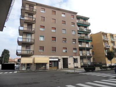 Appartamento sito al piano secondo di un complesso residenziale, oltre...