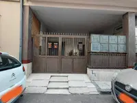 Piena ed intera proprietà di appartamento al piano primo...