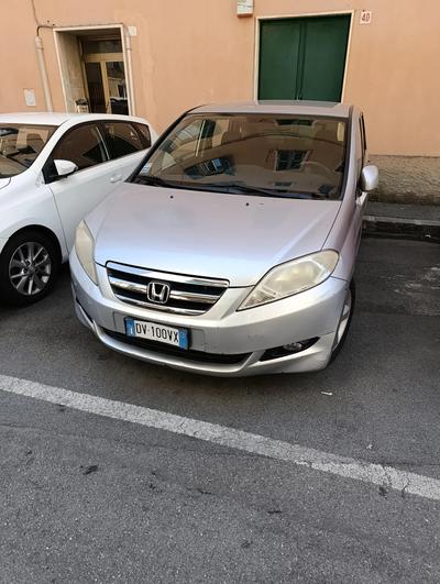 Autovettura Honda CRV targata DV100VX anno 2009 (batteria non funzionate - scarica)