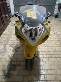 Lotto 1: Moto, marca Suzuki, immatricolata nel 2002....
