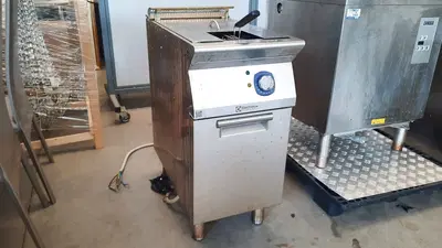 (Lotto 2) Friggitrice professionale ad una vasca marca ELECTROLUX