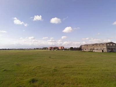 Lotto di terreni agricoli, sito nel Comune di Decimomannu (CA), località Bau Sa Cruxi, per una superficie complessiva di circa 21.765 mq. Per maggiori informazioni visitare il portale www.quimmo.it - Codice annuncio 2639816