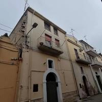 Piena proprietà immobile cielo-terra ubicato nel Comune...