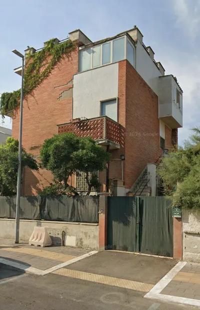 LOTTO 2: Proprietà pari ad 1/1 dei seguenti immobili:-...