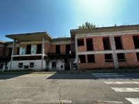 Piena proprietà di compendio composto da villette di...