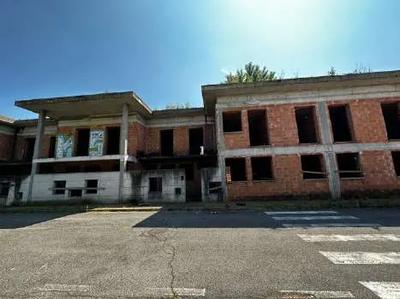 Piena proprietà di compendio composto da villette di tipologia schiera in...