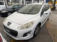 Autocarro Peugeot 308 SWPer visionare la documentazione...