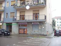 Trattasi di negozio posto al piano terreno distinto con...