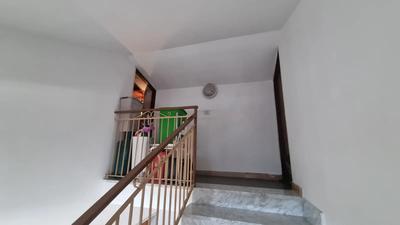 Appartamento al piano 2 con locale sottotetto e box garage