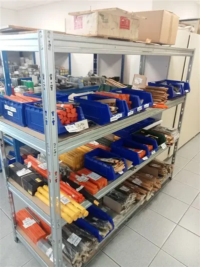 STOCK DI MINUTERIE E COMPONENTI PER MACCHINARI UTENSILI 