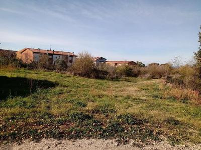 Diritti di piena proprietà 1/1 su lotto edificabile  di forma poligonale...