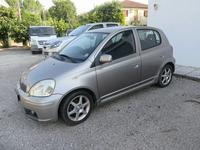 01 autovettura Toyota Yaris anno 2005
