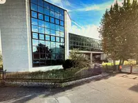 Quota 100% piena proprietà di una palazzina uffici,...