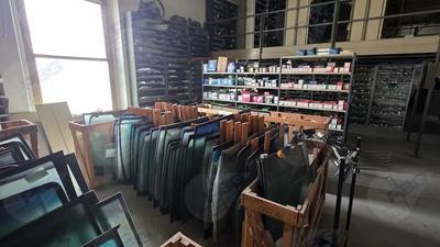 Ricambi per autovetture, scaffalature con soppalco e beni universali (come meglio identificato sul portale di vendita)