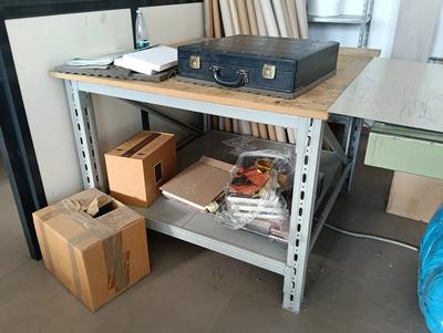 Mobili vari da ufficio, taglia cuci, macchine da cucire, macchina taglia campioni, scaffali, taglierine verticali da tavolo, graffatrici, carrelli su ruote, compressore, svolgitrice di nastri, macchina salda tessuto - PT - 989