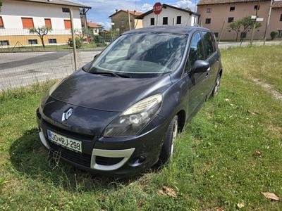 Autocarro IVECO Daily Autovettura RENAULT SCENICPer visionare la documentazione disponibile, si invitano le parti interessate a visitare la pagina dell'asta sul portale www.industrialdiscount.it - codice asta 10351
