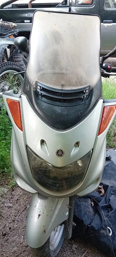 Motoveicolo o ciclomotore YAMAHA MOTOR - immatricolato nell’anno 2001- alimentazione benzina -Km percorsi 39787- cilindrata 250 cc matricola telaio n. JYASG041000021013 Revisione da fare