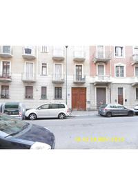 in TORINO, via Saorgio 23, alloggio al piano quarto,...