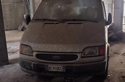 Autocarro Ford TransitPer visionare la documentazione disponibile, si...