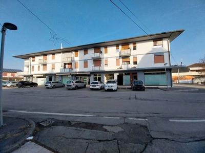 Appartamento facente parte del “Condominio Leone”, composto da 11...