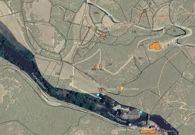 Comune Viddalba – Reg Li Caldani appartamento  in Catasto al Fg. 87 Mapp. 181, piano T, Cat. A/3, 4,5 vani; Comune  Viddalba – Reg  Li Caldani, posto auto in catasto al Fg. 87 Mapp. 180, piano T, Cat. C/6, mq.95; Comune di Viddalba – Sez  Aggius - terreno  in Catasto al Fg. 87 Mapp. 260 di ha 06.26.53; Comune di Viddalba – Sez  Aggius terreno  in Catasto al Fg. 87 Mapp. 261 di ha. 0073.72; Comune di Viddalba – Sez  Aggius – terreno censito in Catasto al F.87 Mapp. 75 di ha 00.24.13.LIBERO