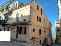 Appartamento a Montenero di Bisaccia, via dei Borghi 10,...