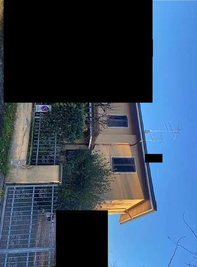 Intera piena proprietà di: Bene n. 5: Porzione di villa bifamiliare...