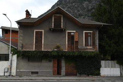 Appartamento posto auto box e terreno  residenziale