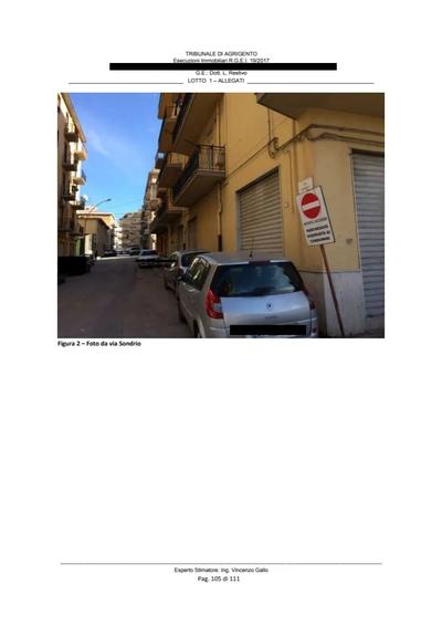 Magazzino sito in Canicattì (AG) alla Via Alcide De Gasperi n. 51, con superficie complessiva di mq 274, posto al piano terra di uno stabile a più elevazioni. Dal punto di vista urbanistico l’immobile ricade in zona “B1” del vigente P.R.G. del Comune di Canicattì.