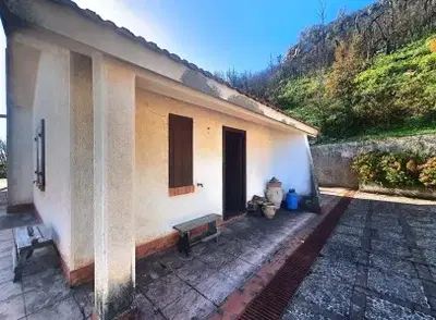 Lotto 4: Unità immobiliare edificata in C.da Cairoli - Cefalù (PA). Maggiori...