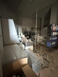 Arredamento, strumentazione ed attrezzatura per negozi...