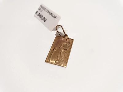 (Lotto n.1797) un ciondolo in oro giallo 18 kt con immagine religiosa gr. 2,00
