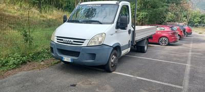 UN CAMION IVECO TG.DP103ZZ,IMMATRICOLATO IL 04.06.2008,TELAIO ZCFC3584005732200,22 CAVALLI FISCALI, 85 KW, 2287 CC., GASOLIO ,CON UNA CHIAVE, CON LIBRETTO E SPROVVISTO DI CDP. KM CIRCA 307'562  