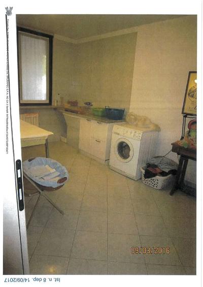 A. villa singola della superficie commerciale di 676,05 mq. L'unità immobiliare oggetto di valutazione è posta al piano T-1-S1.B. box doppio della superficie commerciale di 57,00 mq. L'unità immobiliare oggetto di valutazione è posta al piano S1.