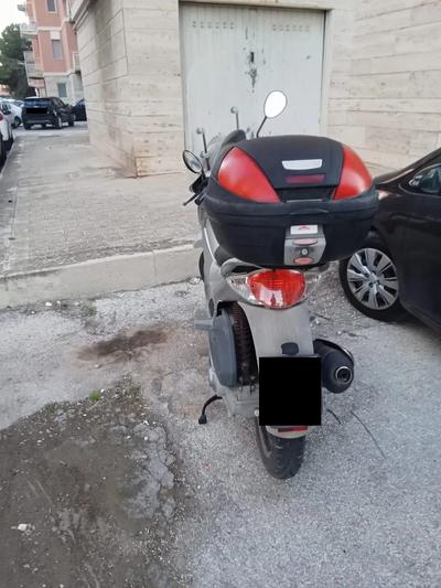 Motociclo, marca Piaggio, modello scarabeo, Tg.DT****.