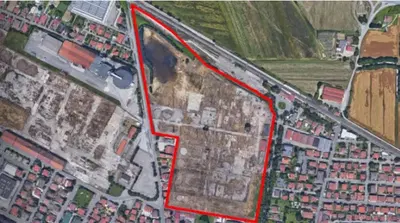 Vendesi terreno edificabile di 104.000 mq sito a Forlimpopoli (FC), in via Roma. Trattasi di vasta area che è stata, negli anni passati, oggetto di demolizioni e di bonifica del suolo. L’area ha una superficie complessiva di 104.000 mq che corrisponde a una s.l.p. complessiva di 40.000mq, oltre a 13.000 mq di s.l.p. destinata a social housing e direzionale pubblico. Per maggiori informazioni visitare il portale www.quimmo.it - Codice annuncio 18999