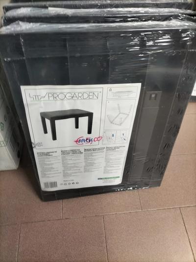 ARREDAMENTO VARIO E MATERIALI PER PISCINE