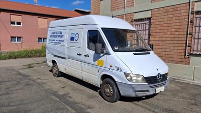 (Lotto n. 5) - Autocarro marca MERCEDES modello SPRINTER , immatricolato il...