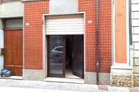 Negozio a Meldola (FC), via Roma 90. Zona centro...