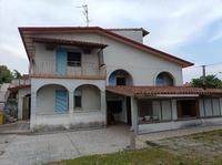 Casa singola divisa in 2 alloggi con scoperto esterno,...