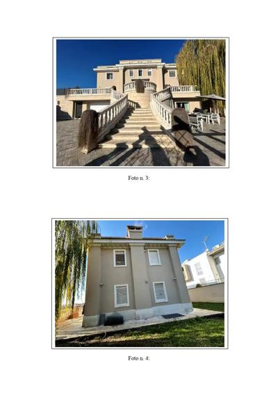 Villa composta da un piano seminterrato e due piani fuori terra con ampia...