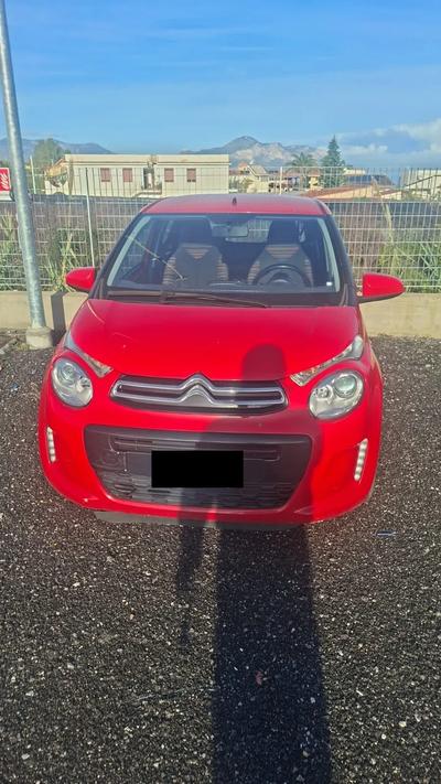 Autovettura, marca Citroen, modello C1, colore rosso, targata e immatricolata in Italia in data 30/10/2020, numero di telaio VF7PSCFB7LR560657, Kw 53,00  Classe/Uso : Autovettura/Privato Trasporto persone, cilindrata 998 cc, alimentazione benzina, posti 4, km 104.000 circa, marciante, provvista di doppia chiave di accensione, e di libretto di circolazione, buone condizioni