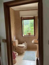 casa uso abitazione su due piani, composta al piano...