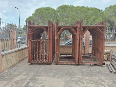 Macchinari e attrezzature da cantiere Escavatore...
