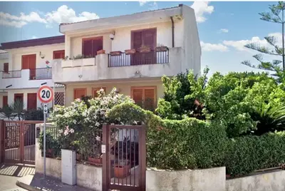 Villetta a schiera in complesso "Garden Ville", a Messina (ME), nel...
