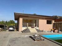 Villetta di tipologia bifamiliare, a due piani f.t., con...